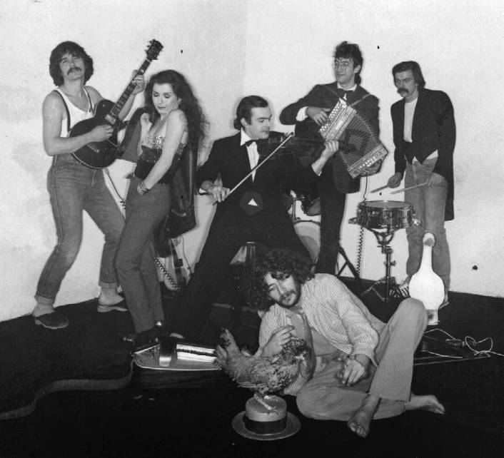 Laura Malaterra, La Lionetta, folk eclettrico, Roberto Aversa, Maurizio Bertani, Marco Maria Ghio, Vincenzo Gioanola, voce, cornamusa,, chitarra acustica, basso elettrico, mandolino, violino, chitarra elettrica, viola, dudel sack, dulcimer, ghironda, organetti, batteria