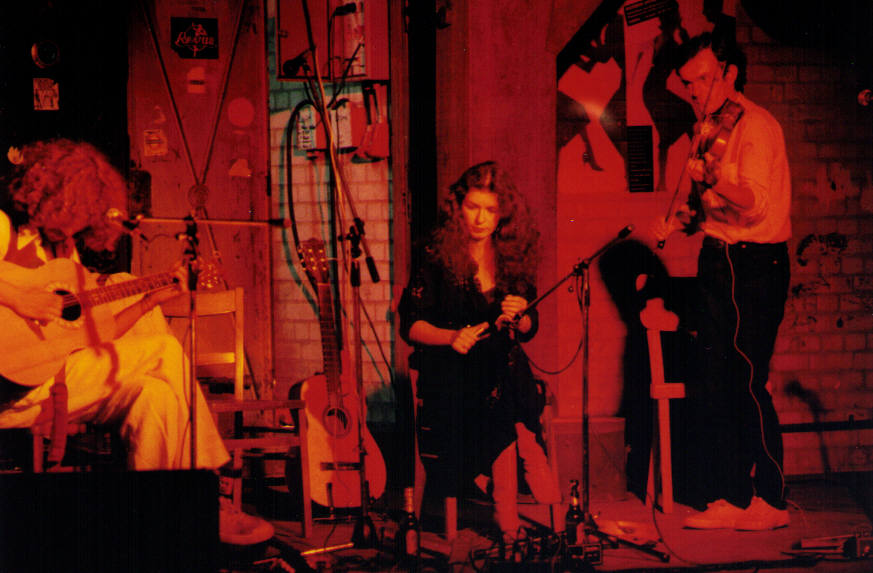 Laura Malaterra, La Lionetta, folk eclettrico, Roberto Aversa, Maurizio Bertani, Marco Maria Ghio, Vincenzo Gioanola, voce, cornamusa,, chitarra acustica, basso elettrico, mandolino, violino, chitarra elettrica, viola, dudel sack, dulcimer, ghironda, organetti, batteria