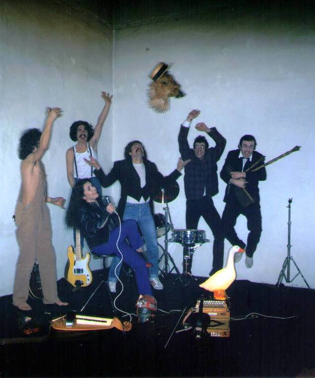Laura Malaterra, La Lionetta, folk eclettrico, Roberto Aversa, Maurizio Bertani, Marco Maria Ghio, Vincenzo Gioanola, voce, cornamusa,, chitarra acustica, basso elettrico, mandolino, violino, chitarra elettrica, viola, dudel sack, dulcimer, ghironda, organetti, batteria